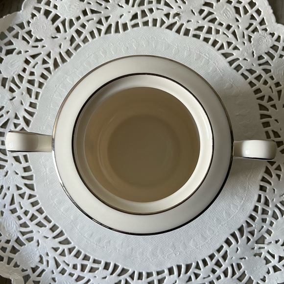 NORITAKE Ivory China Prelude Collection Sugar Bowl with Lid - Picture 5 of 10